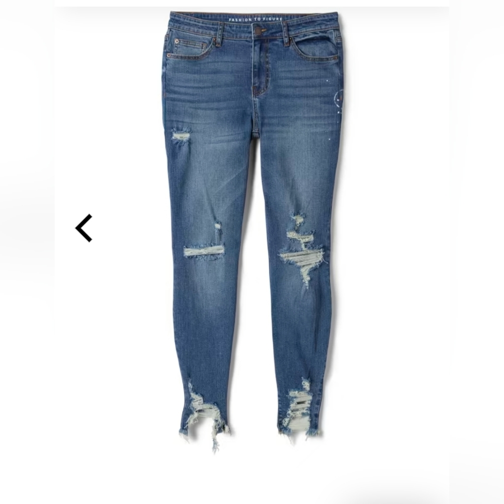 NWT Midrise DestructEd Jeans